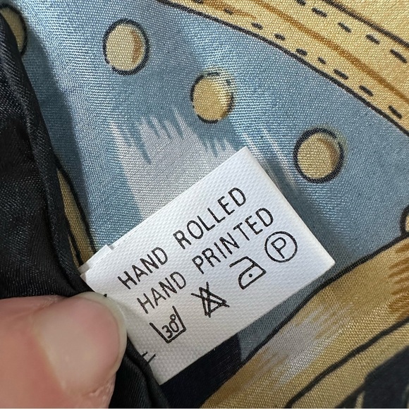 Designer 100% Silk Scarf with Gold and Black Pattern - Picture 5 of 6